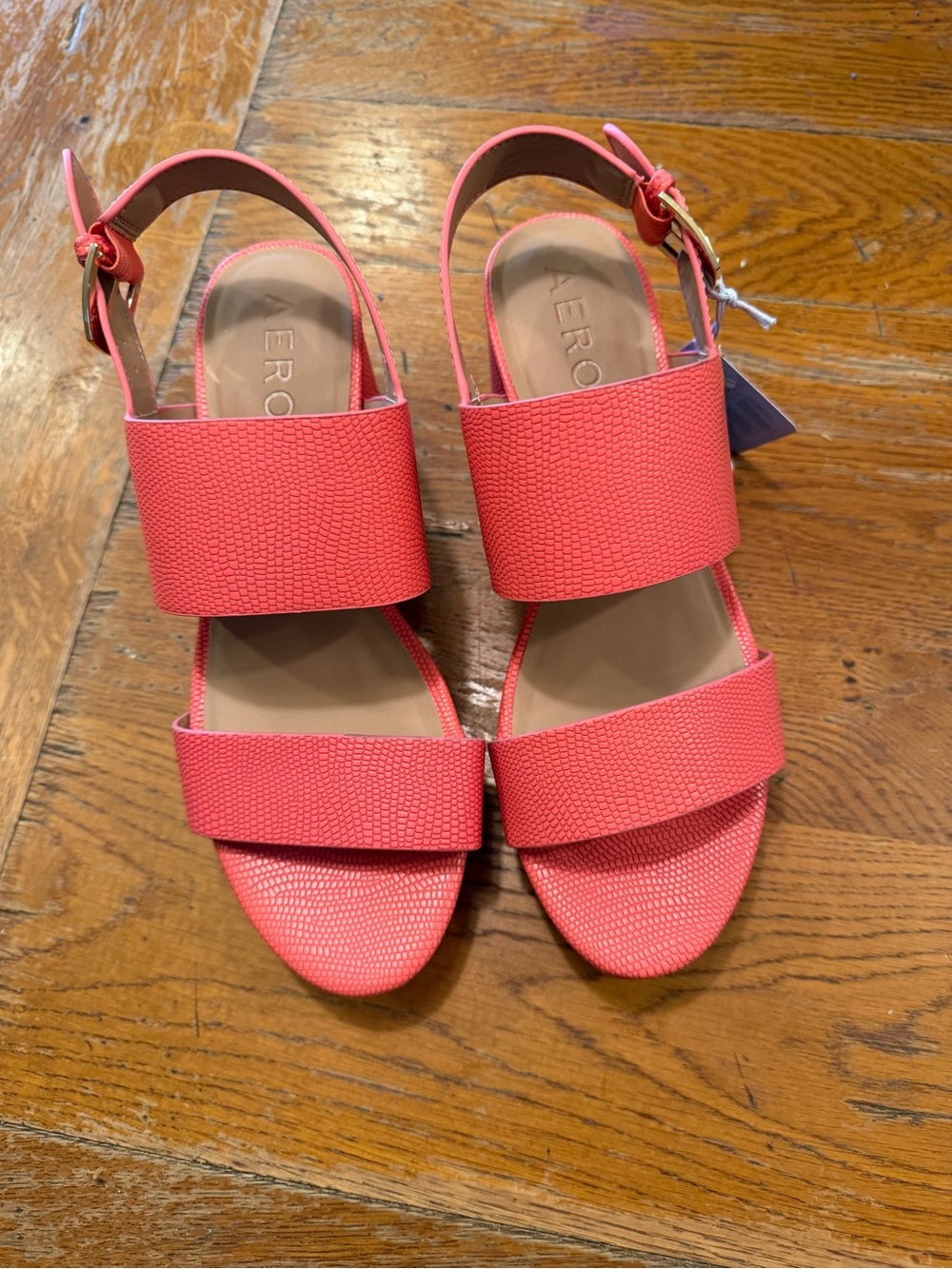 Aerosols Womens Camila Round Toe Platform Sandal. Size 9,